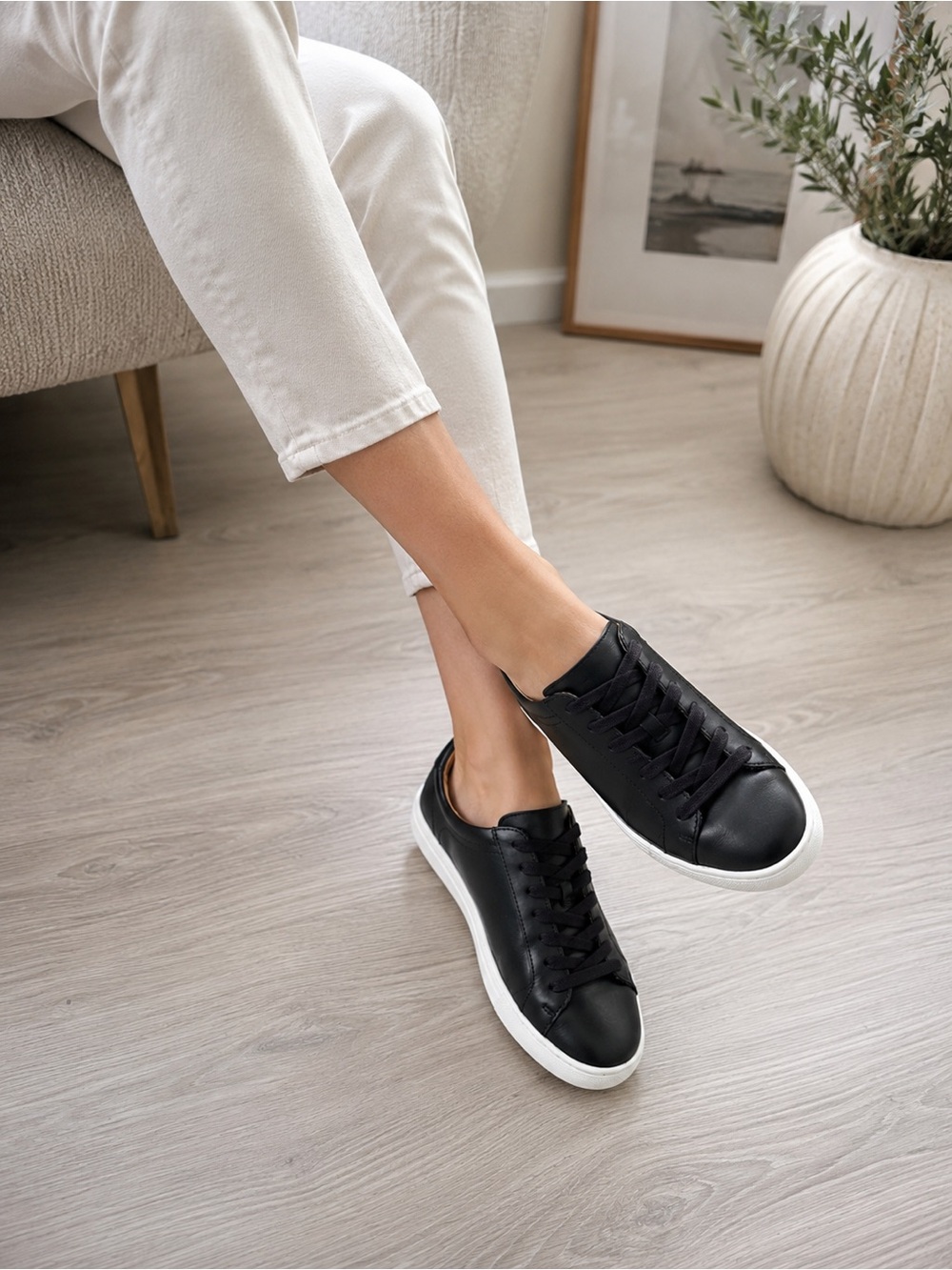 Sneakers, New Banana Republic Women's Leather. Size 8.5. (fits 8).